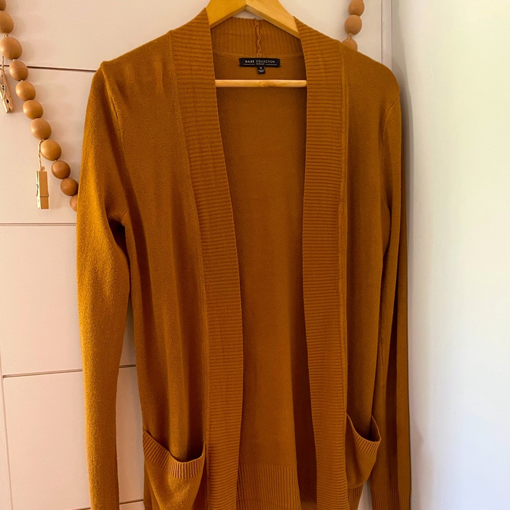 Light fall cardigan with pockets